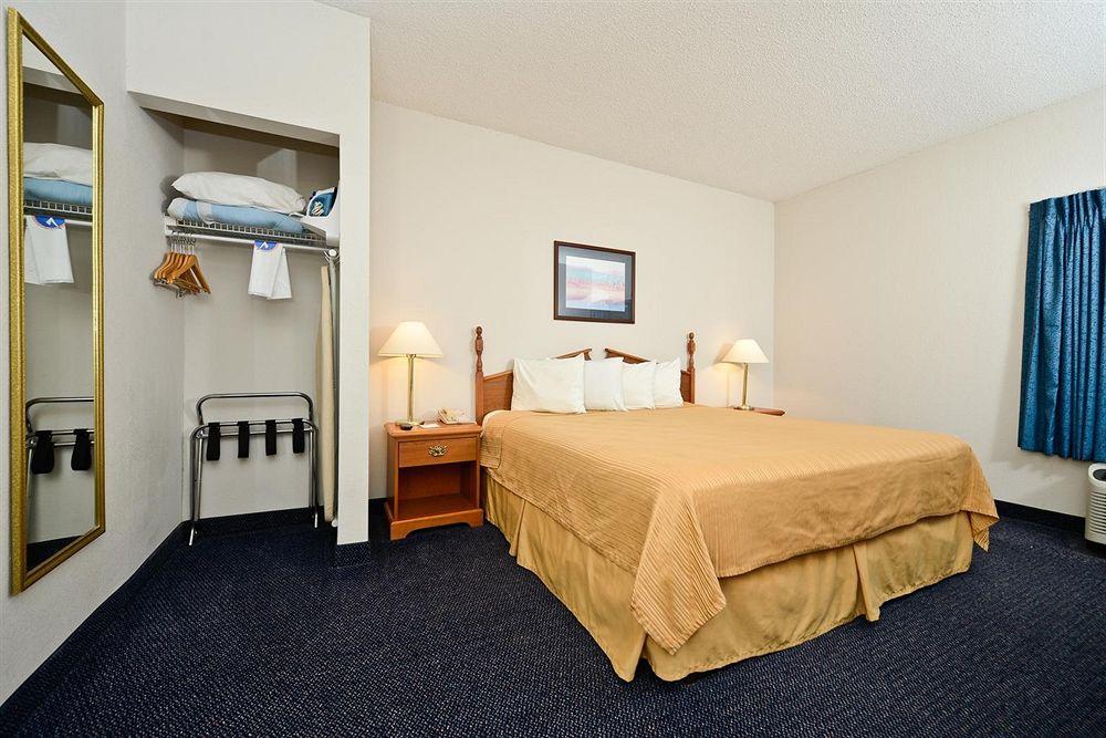Red Roof Inn & Suites Austin East - Manor Bilik gambar