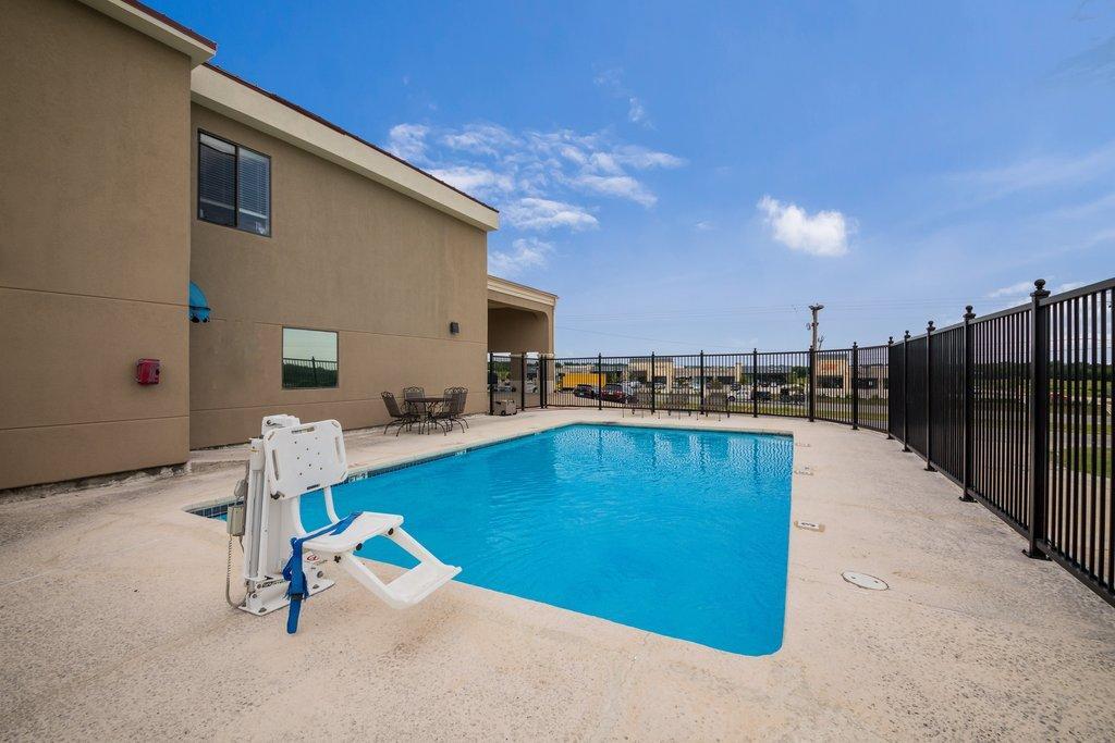 Red Roof Inn & Suites Austin East - Manor Luaran gambar