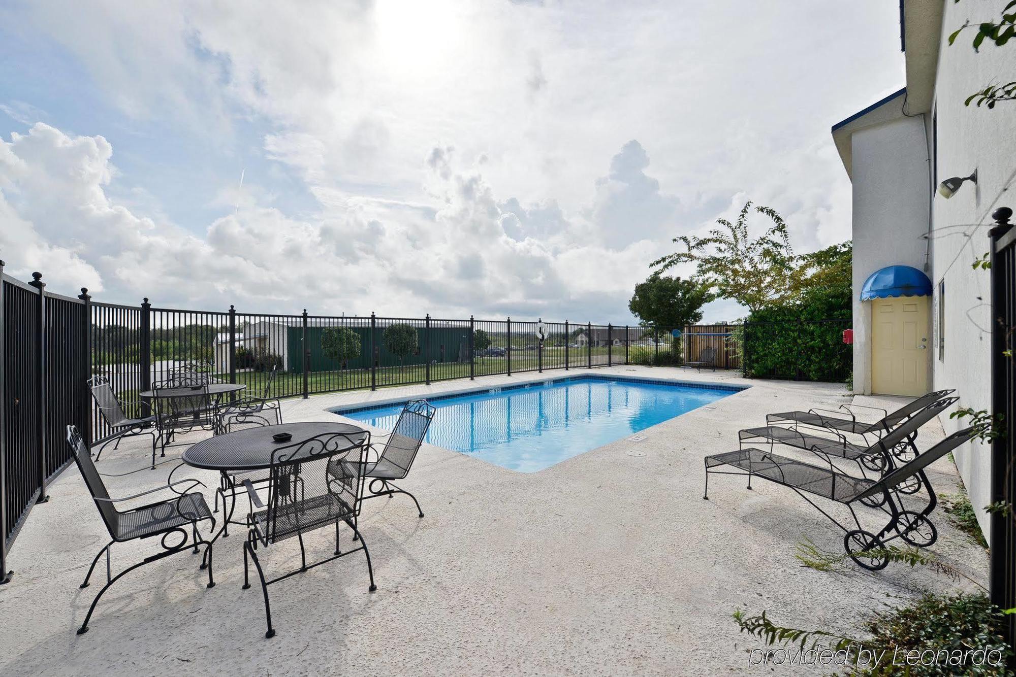 Red Roof Inn & Suites Austin East - Manor Kemudahan gambar